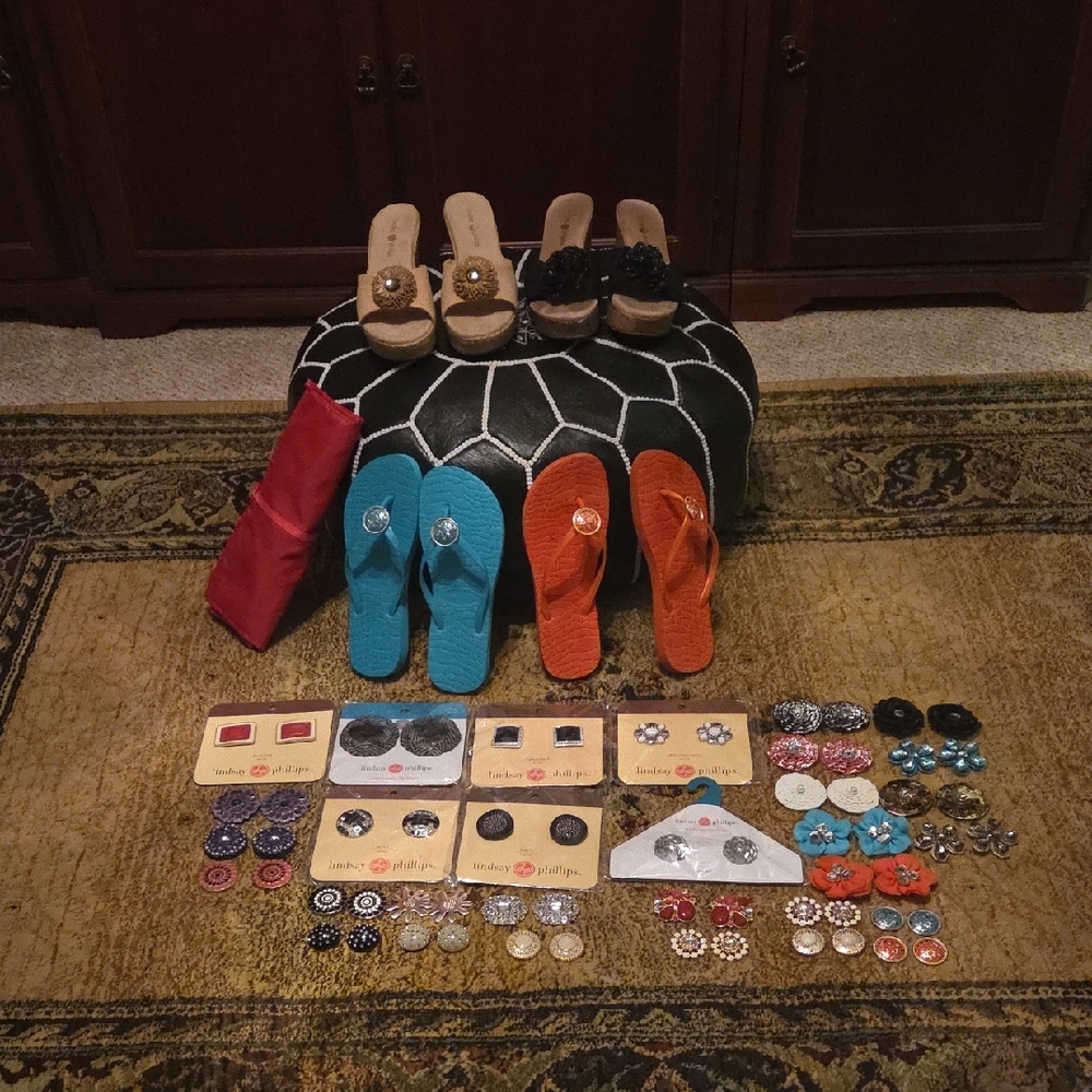 Lindsey Phillips Assortment!!  Two Pair Wedges. Two Pair Sandles. 33 Asst. Snaps
